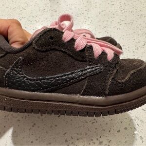 Travis Scott / Jordan Sneakers